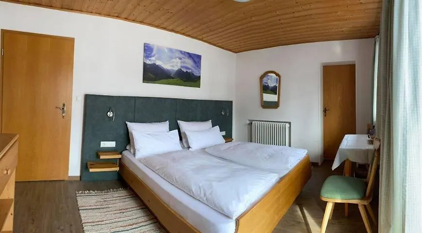 Fruehstueckspension Gaestehaus Zum Weissen Roessl Wallgau
